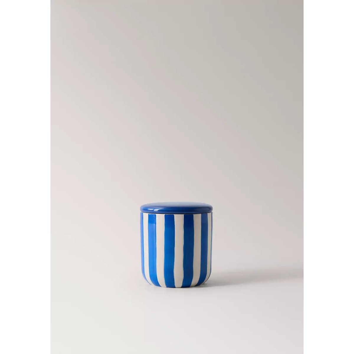 Gobelet de salle de bain en céramique avec rayures peintes bleu, MANGO HOME