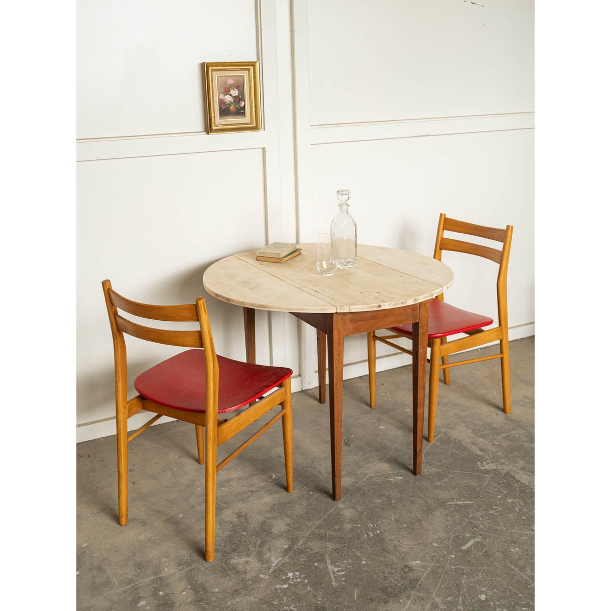 Paire de chaises scandinaves Alma N°2000 - Bon état bois clair, DEBONGOUT