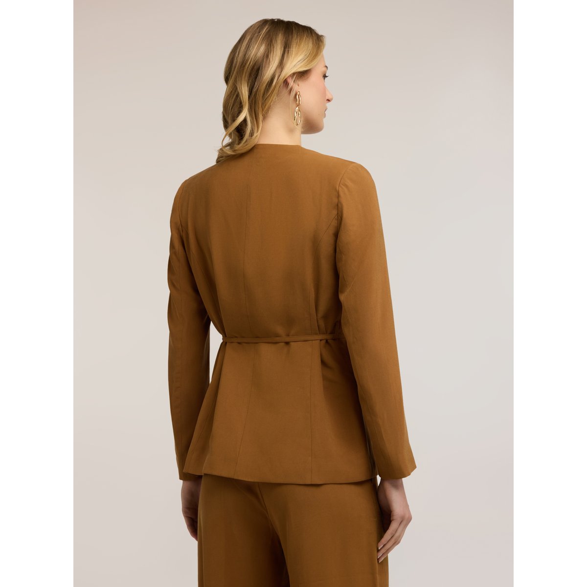 Veste sans col avec ceinture marron, MOTIVI