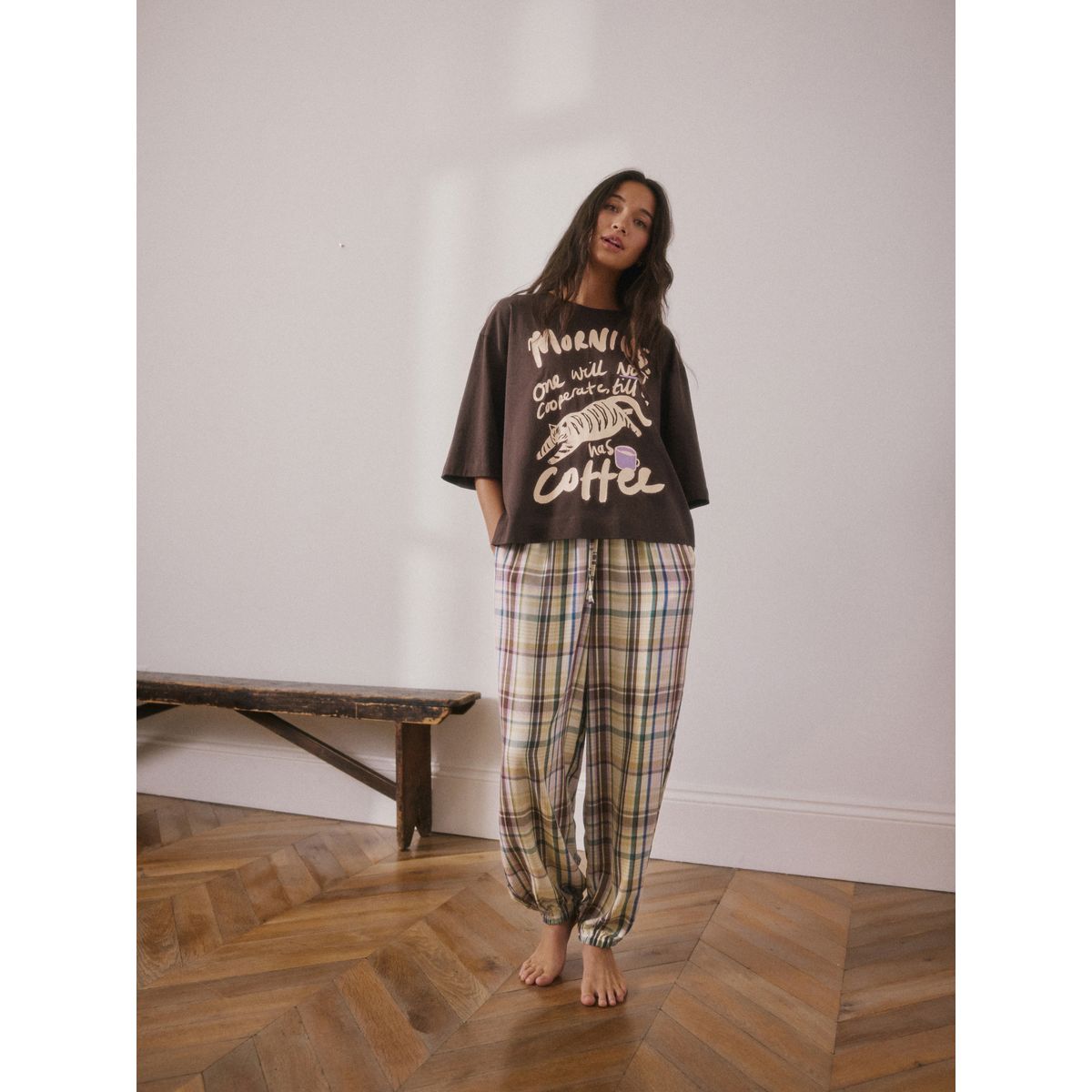 Pyjama à manches courtes et pantalon bouffant imprimé graphique marron chocolat, NEXT