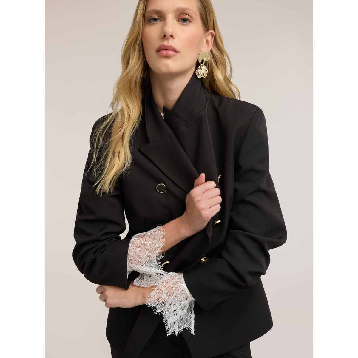 Blazer croisé à revers cranté noir, MOTIVI