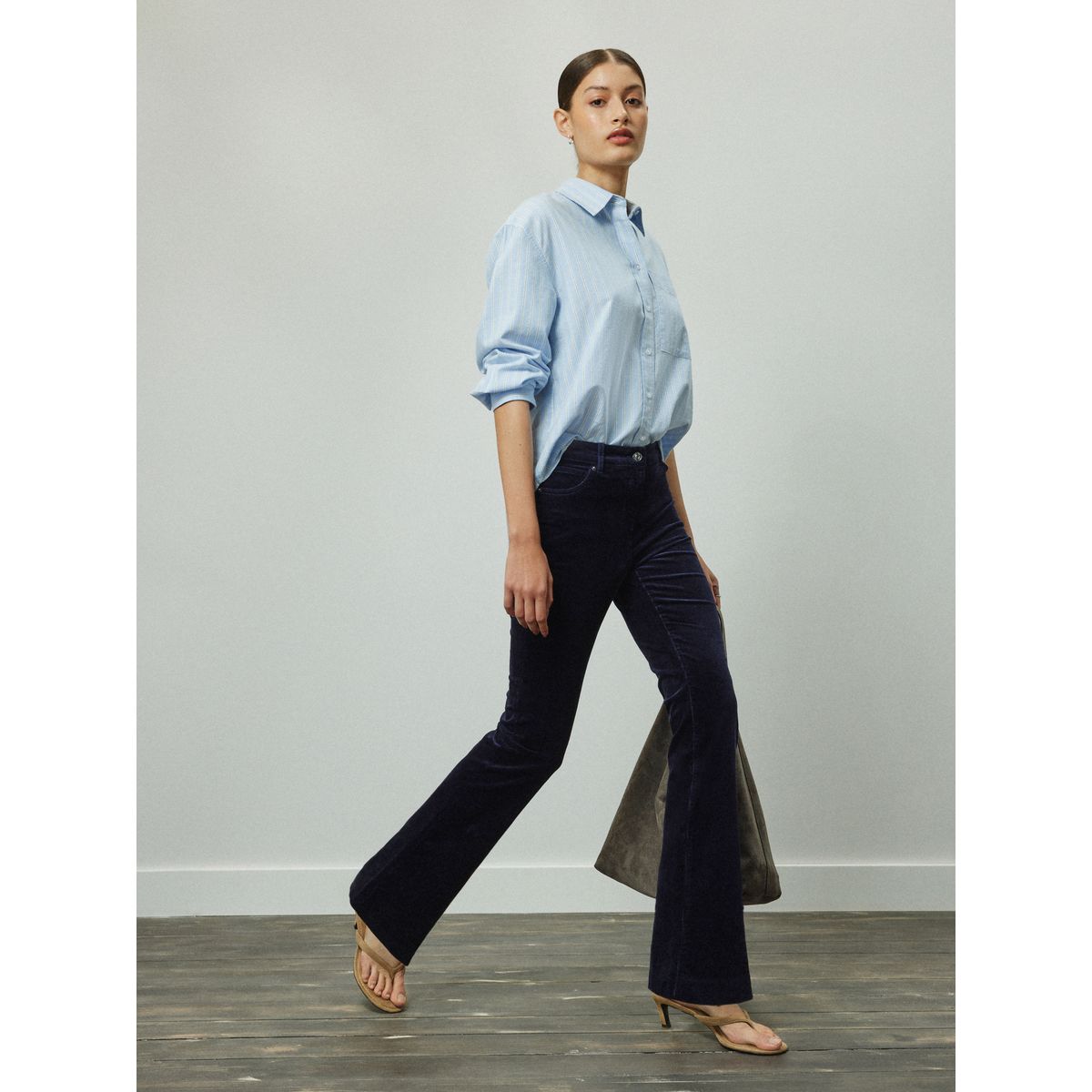 Pantalon bootcut en velours côtelé avec modal bleu marine, NEXT