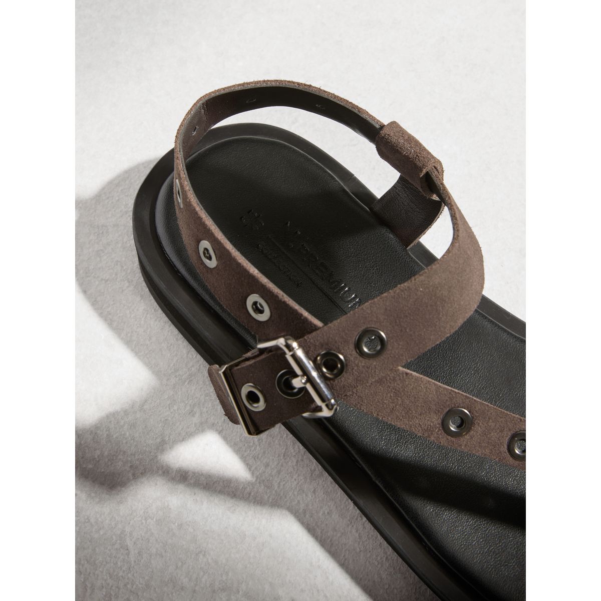 Sandales en cuir asymétriques n. premium gris/marron, NEXT