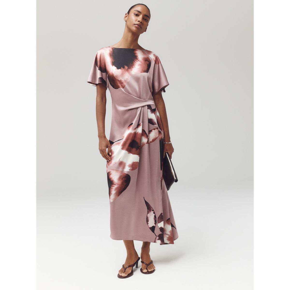 Robe mi-longue en satin texturé effet cintré imprimé floral rose, NEXT