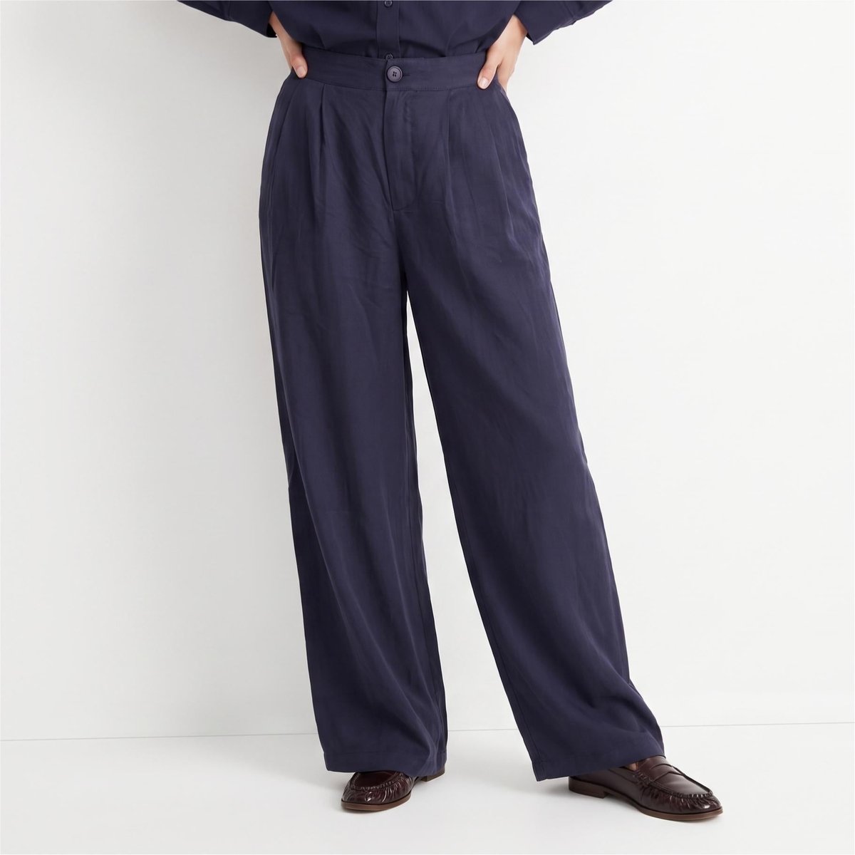 Pantalon taille haute à plis devant et jambe fluide ORENA bleu marine, ARTLOVE