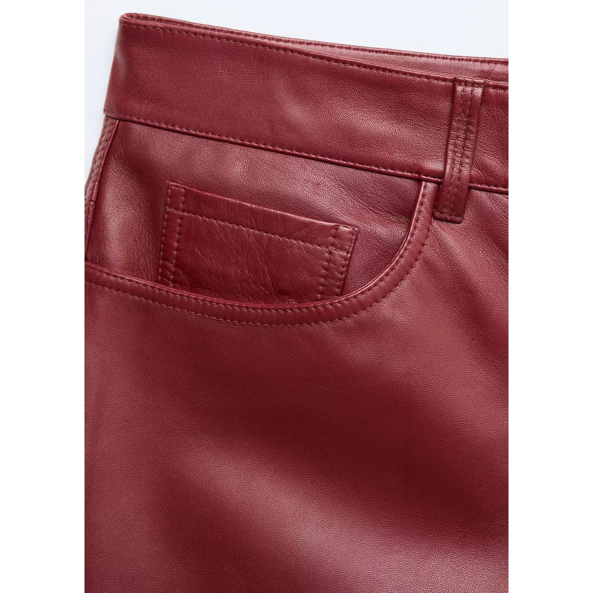 Pantalon droit en cuir lie de vin, MANGO