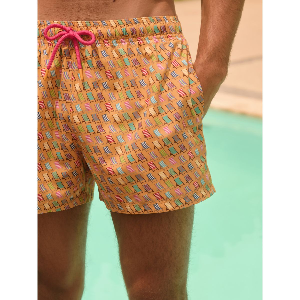 Short de bain à imprimé chaise 4 pouces orange, NEXT