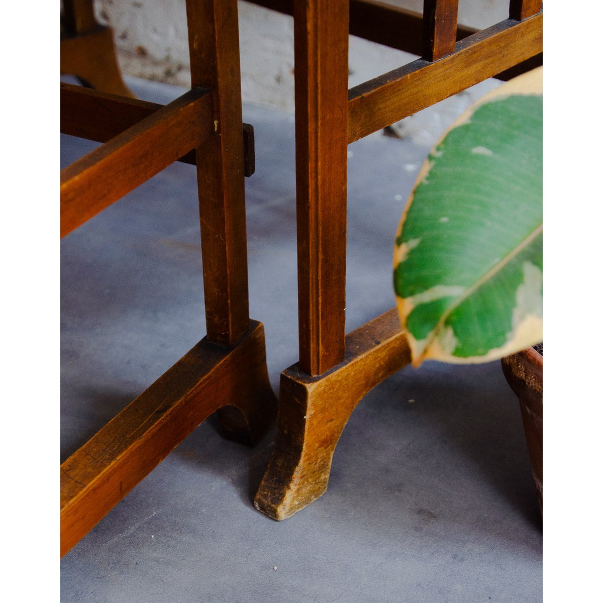 Table gigogne en marqueterie Barbara N°152 - Bon état bois foncé, DEBONGOUT