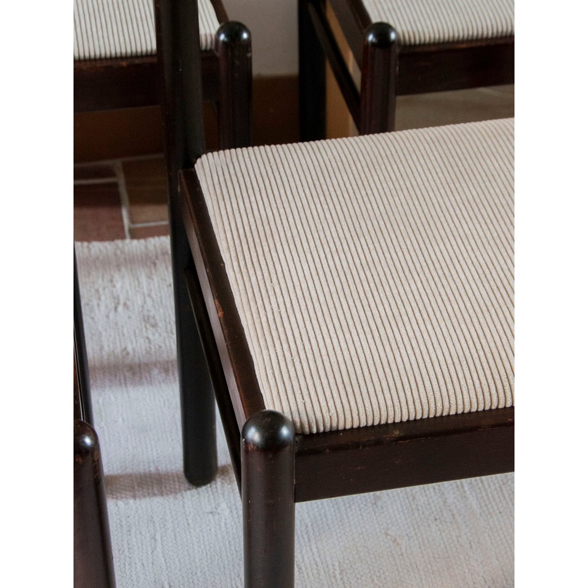 Lot de 7 chaises en velours côtelé Alma N°968 - Bon état gris, DEBONGOUT