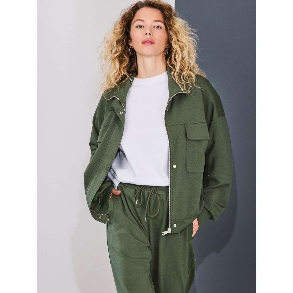 Chemise manches longues en lin mélangé veste utilitaire à fermeture éclair et col montant vert forêt, NEXT