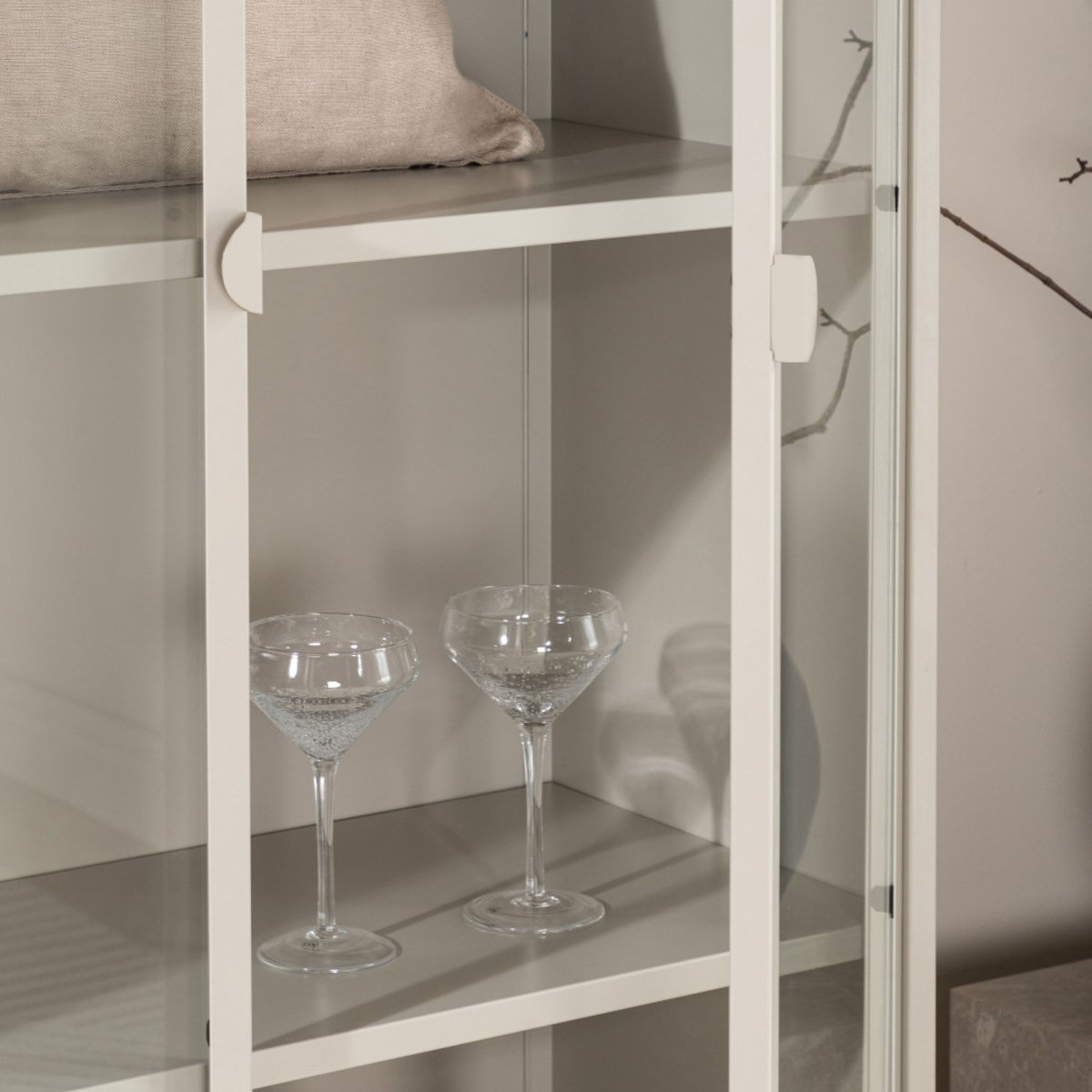 Vaisselier 2 portes en verre et métal H190cm- PIRING beige, VENTURE HOME