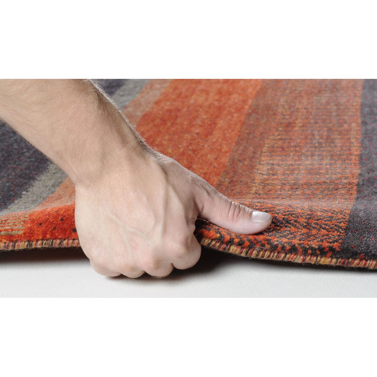 Tapis salon gabbeh Hindustan Hali noué main terracotta multicolore, THEKO