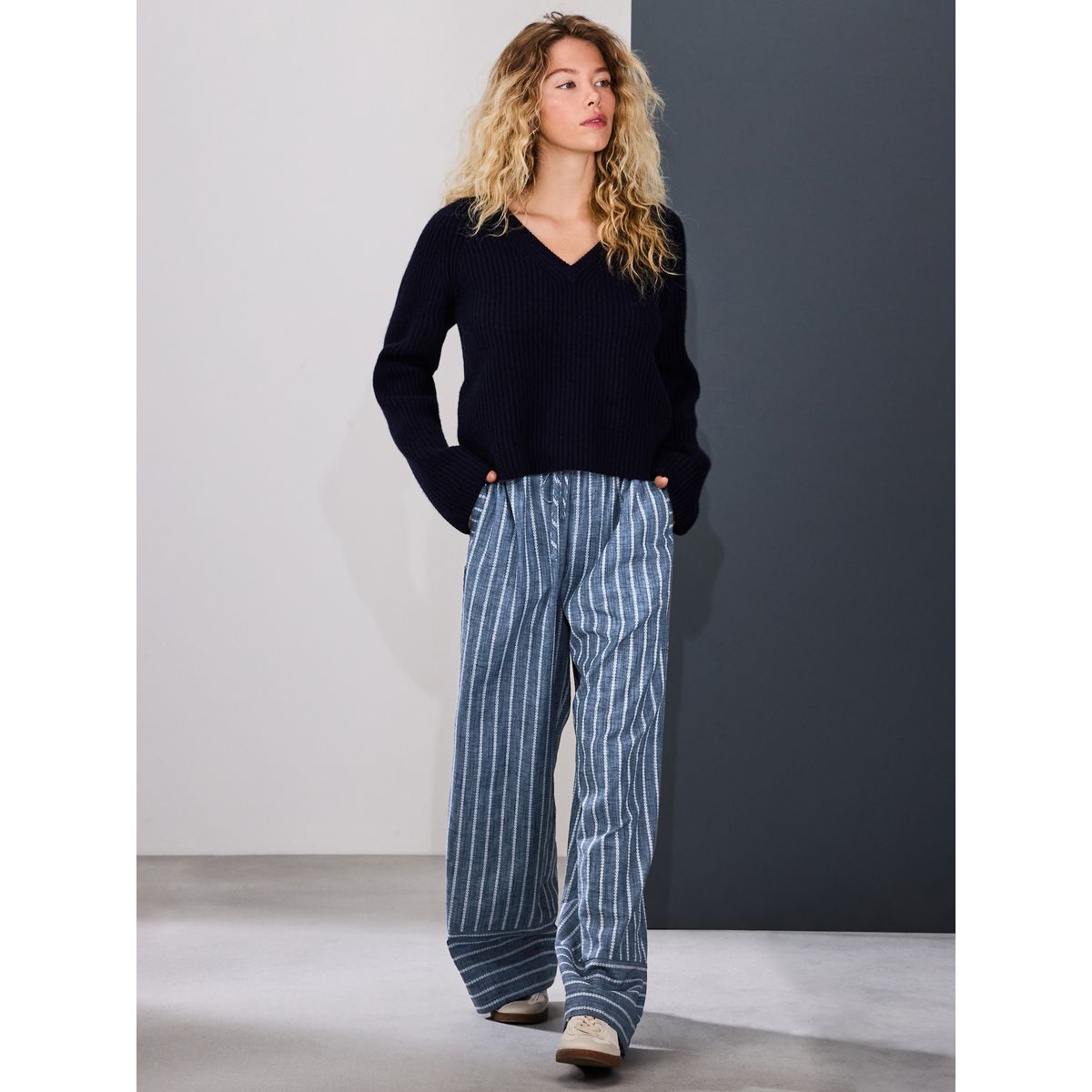Pantalon large à enfiler effet froissé rayures bleues, NEXT