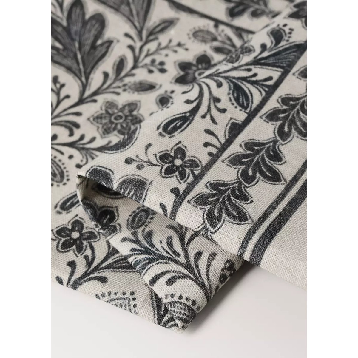 Serviette de table coton et lin imprimé fleuri gris, MANGO HOME