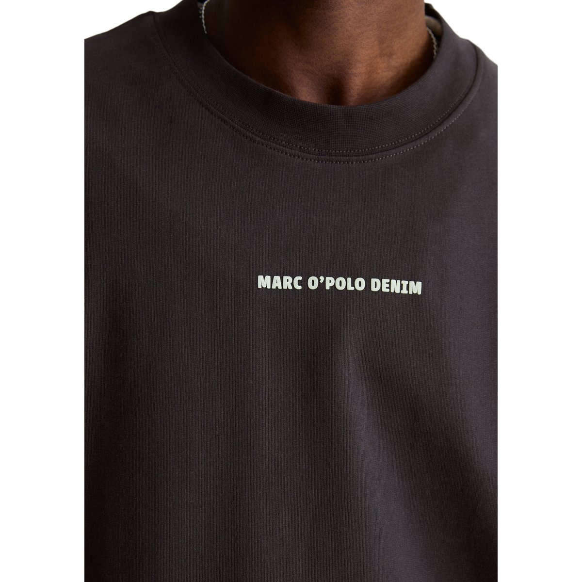 Sweat-shirt régulier avec un imprimé décontracté dans le dos gris foncé, MARC O’POLO DENIM