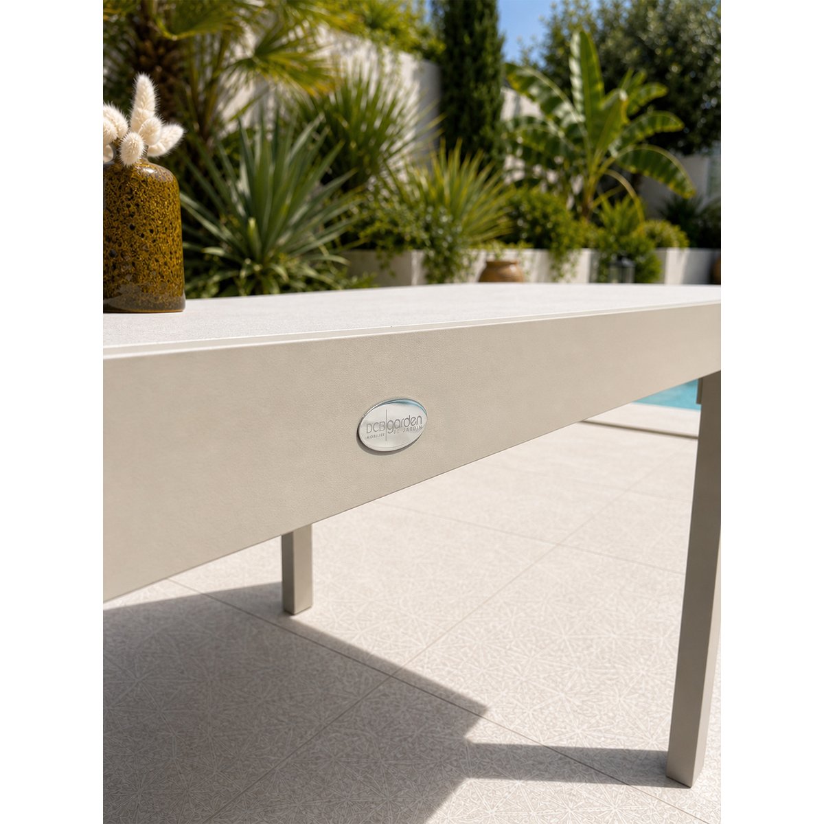Table de jardin en aluminium et plateau sinterstone KALIBO grège, DCB GARDEN