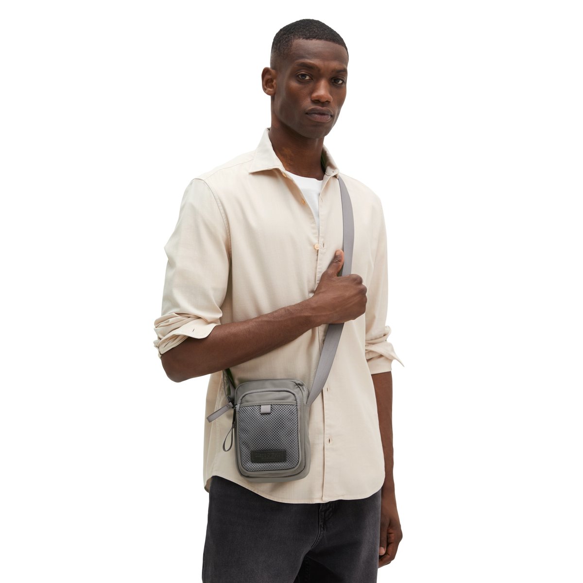 Sac à bandoulière modèle Pascal en polyamide recyclé gris, MARC O'POLO