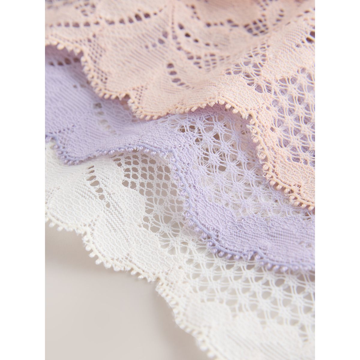 Culotte avec liseré en dentelle, lot de 3 crème/lilas/pêche, NEXT