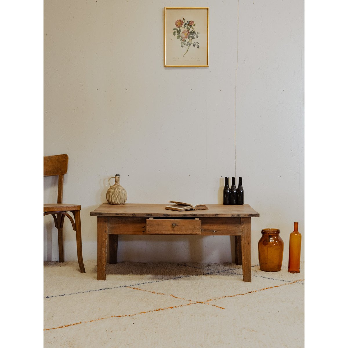 Table basse en noyer Léonie N°897 - Bon état bois clair, DEBONGOUT