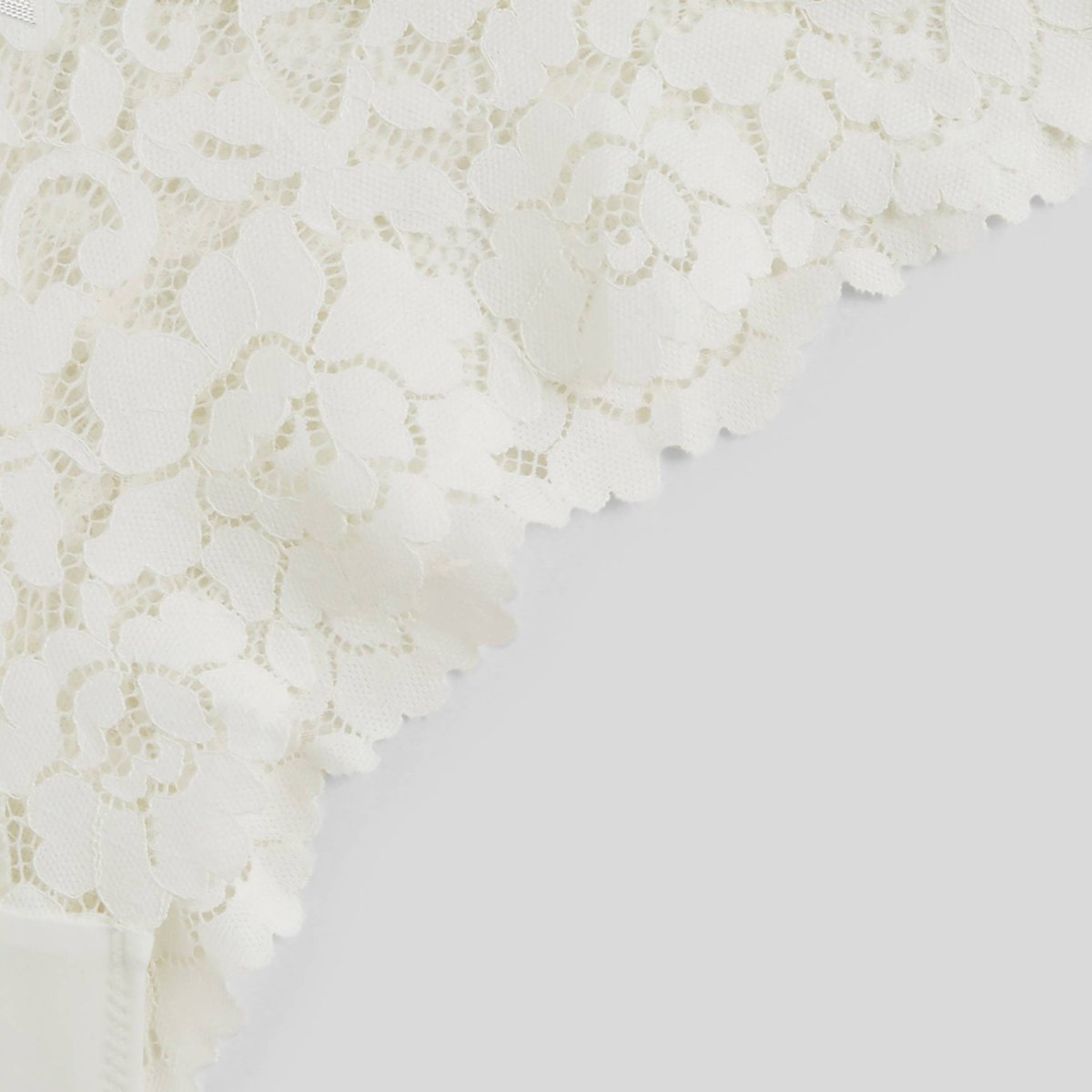 Tanga CAMILLE en dentelle ivoire, MONOPRIX