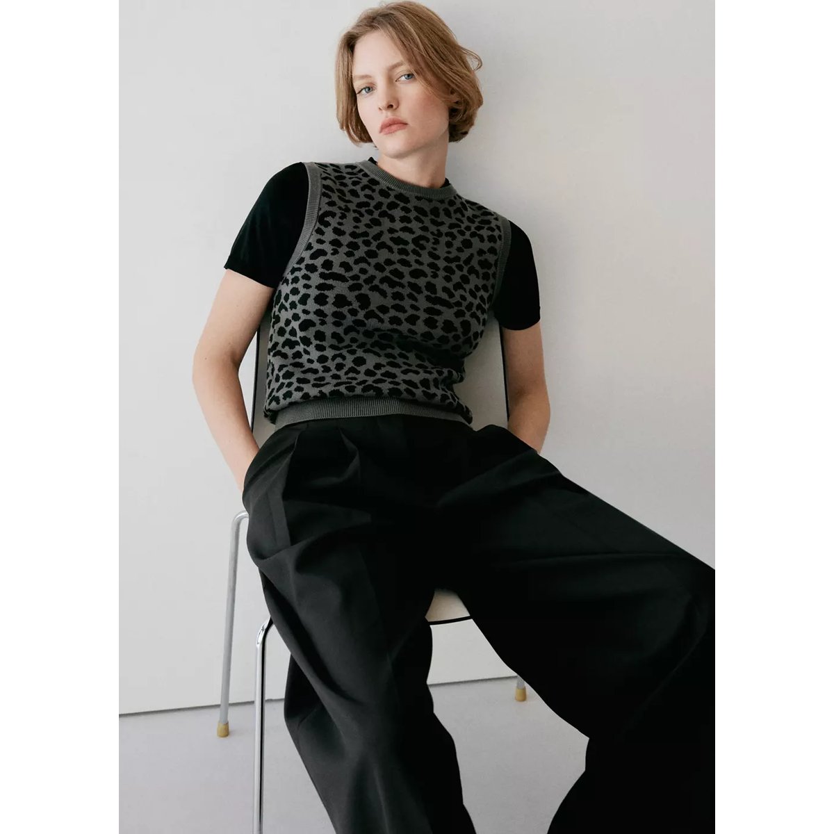 Top imprimé pois gris anthracite, MANGO