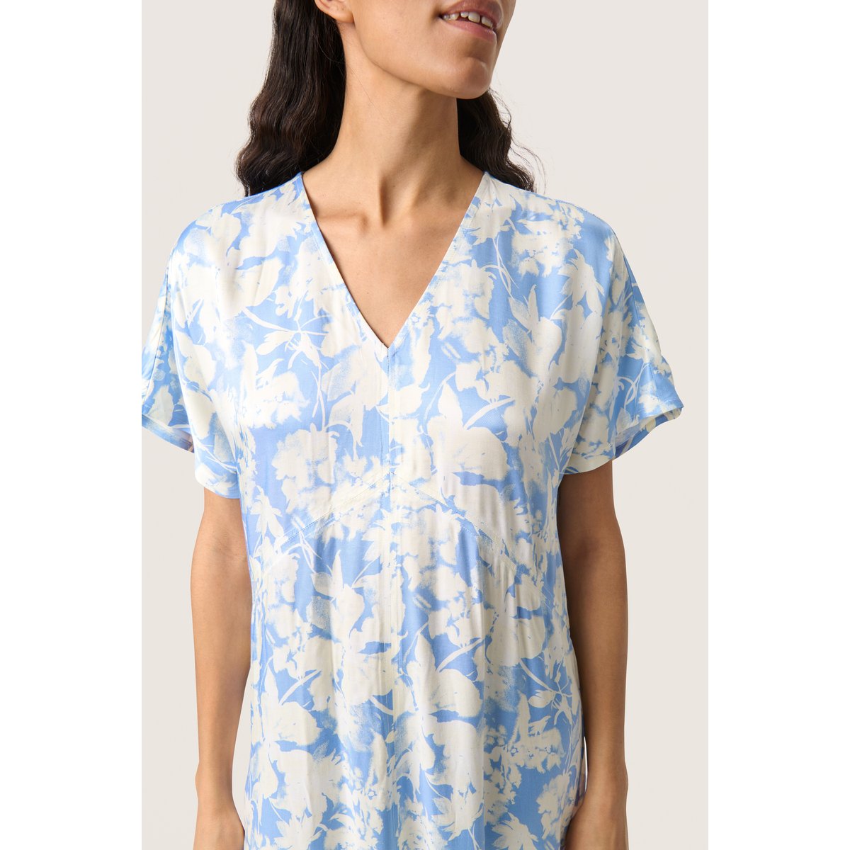 Dress bleu vista blue floral print, SOAKED IN LUXURY