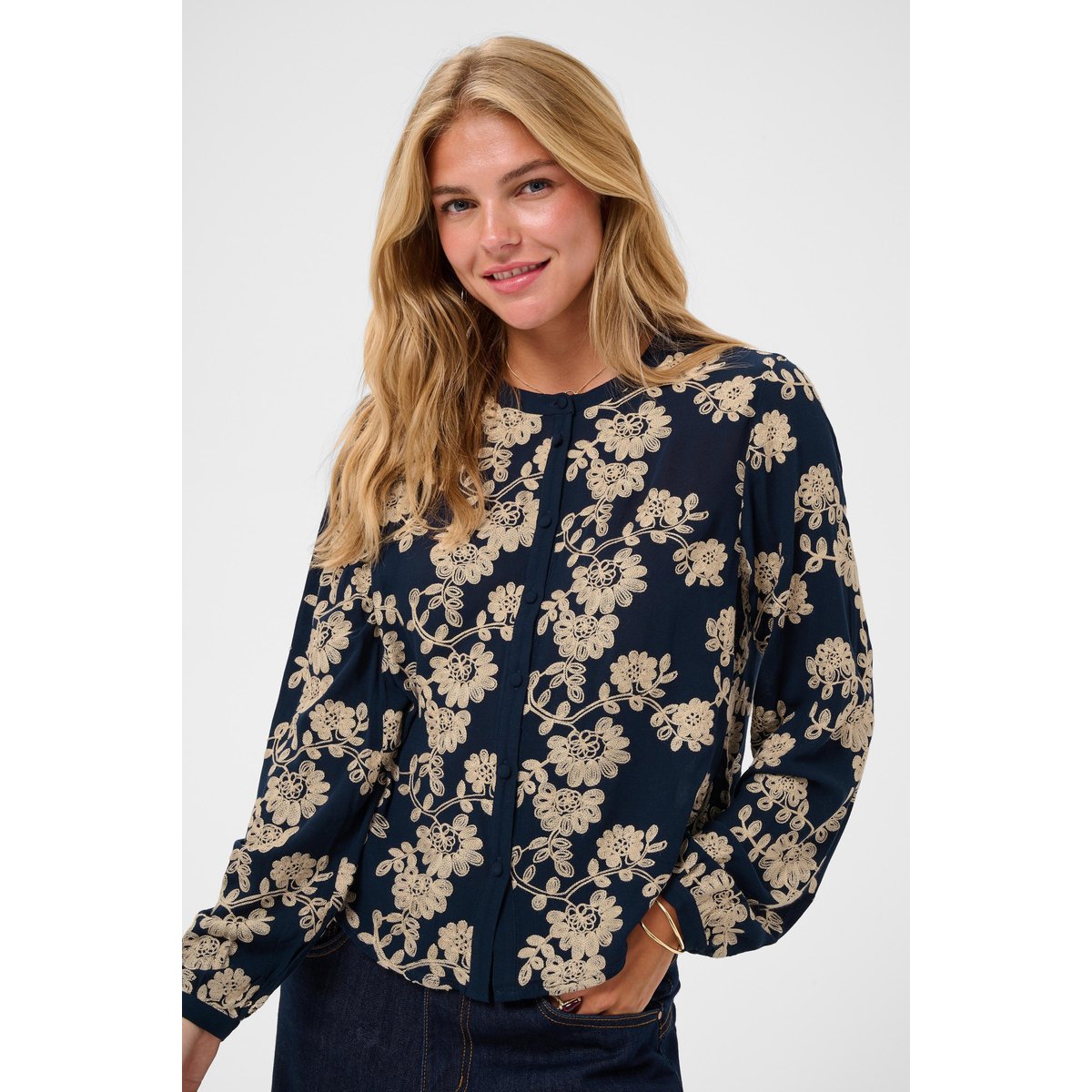 Blouse à manches longues bleu navy w. oatmeal flower, CREAM