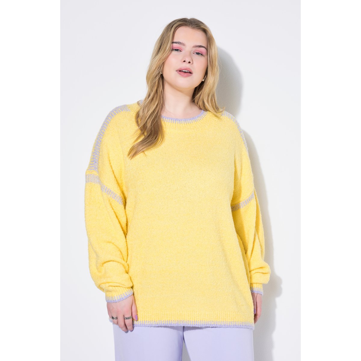 Pull oversize, coutures fantaisie jaune tendre, STUDIO UNTOLD