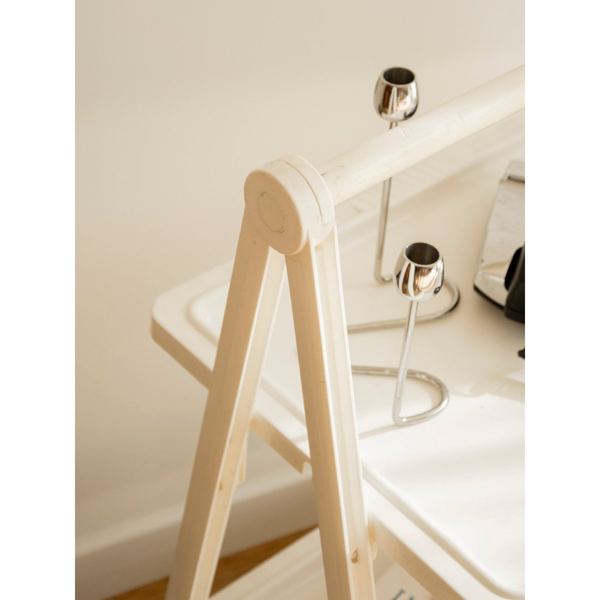 Desserte pliable en plastique blanc Anouk N°382 - Bon état blanc, DEBONGOUT