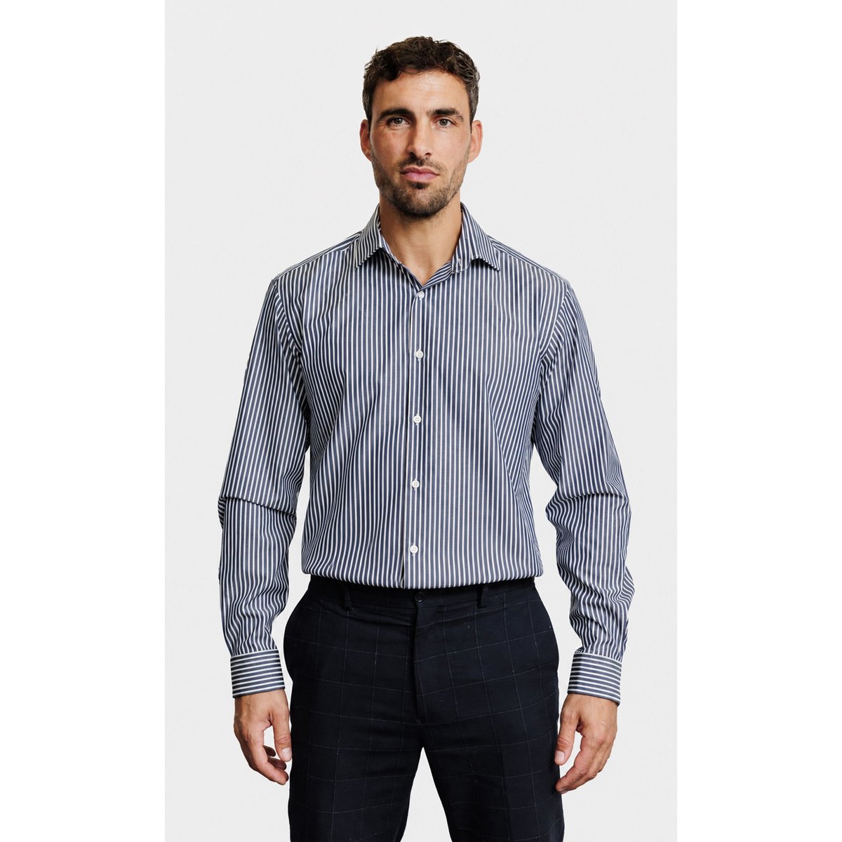 Chemise Regular fit double retors à rayures bleu marine, ACROSS