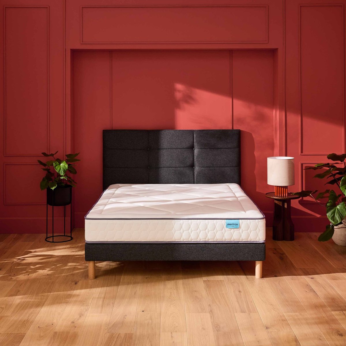 Ensemble matelas ressorts ensachés, mémoire de forme et latex FULL BED, sommier medium et pieds blanc, MERINOS