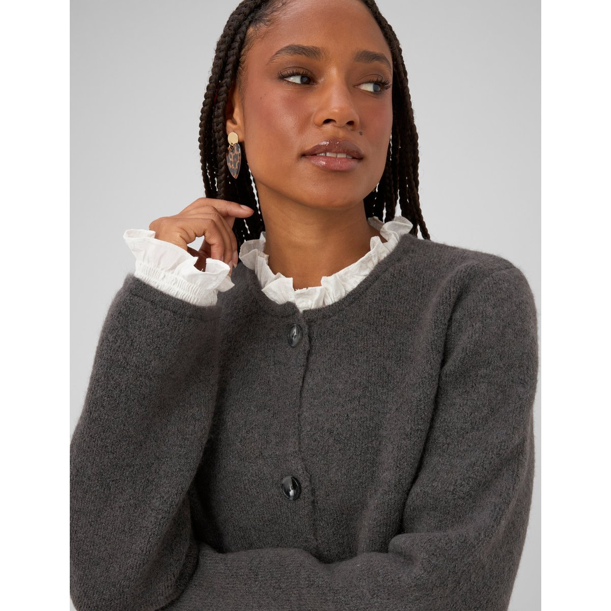 Gilet boutonné à volants gris foncé, BZB