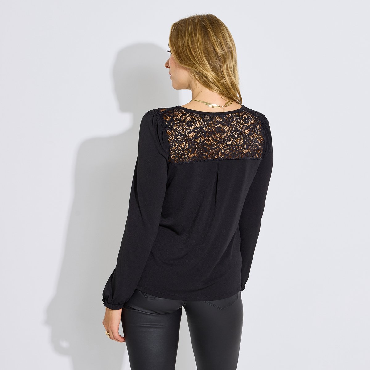 Blouse col V empiècement ajouré noir, GRAIN DE MALICE