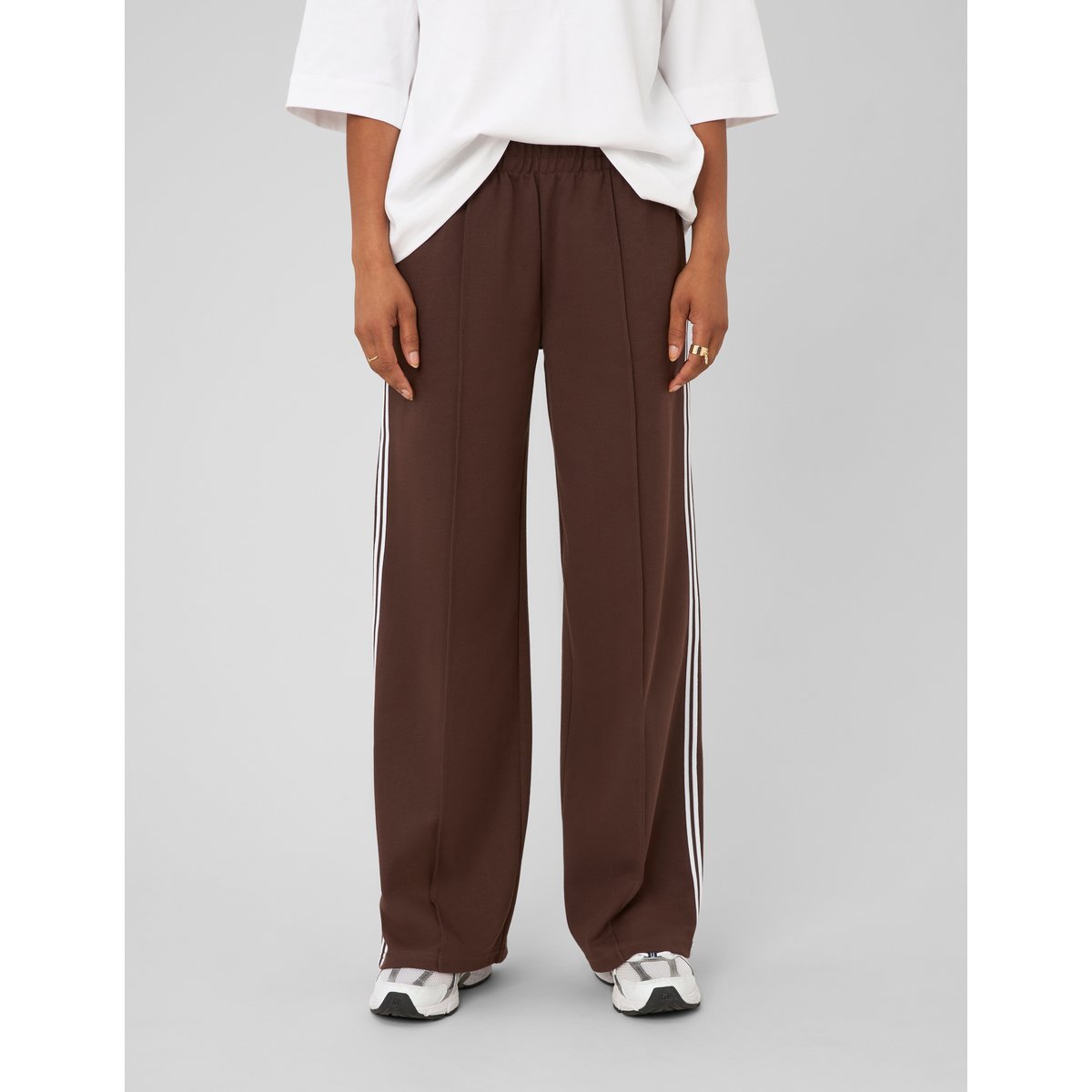 Pantalon jogging à bandes marron foncée, BZB