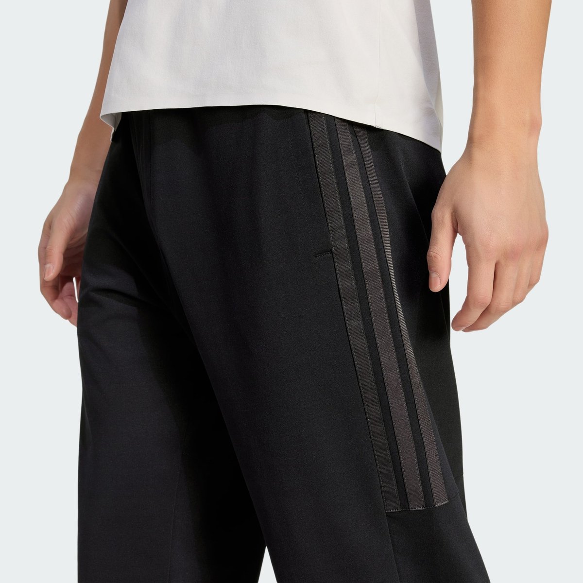 Pantalon Ingénieurs Et Équipe Marketing Audi Revolut F1 Team black, adidas Performance