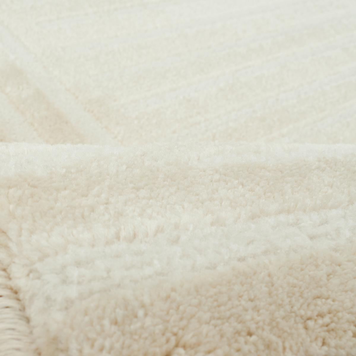 Tapis salon et chambre tissé motif géométrique CERABI crème, UN AMOUR DE TAPIS