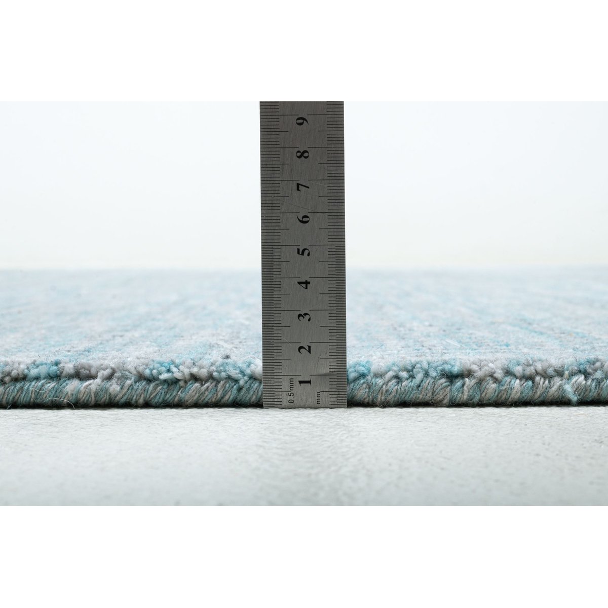 Tapis tissé main en viscose turquoise, THEKO