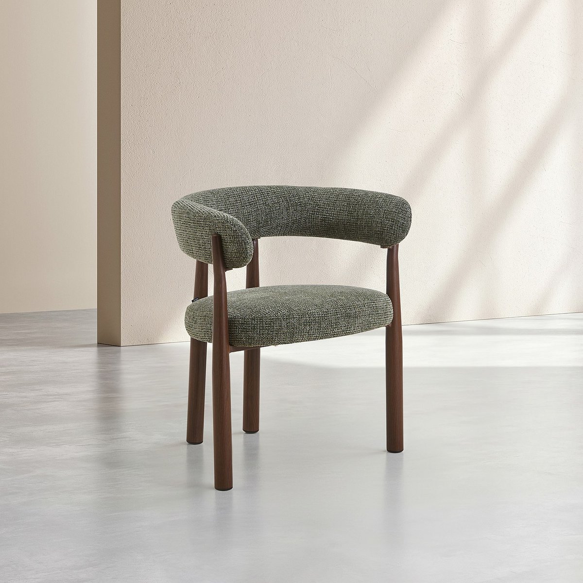 Lot de 2 chaises en tissu et métal finition noyer avec accoudoirs BRYNE vert, HABITAT