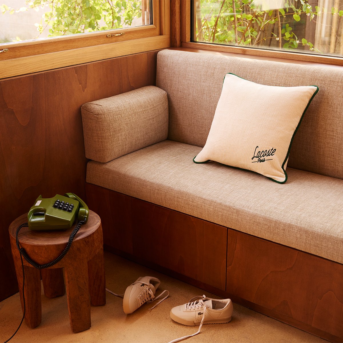 Housse de coussin en velours, L VELVET ivoire, LACOSTE HOME
