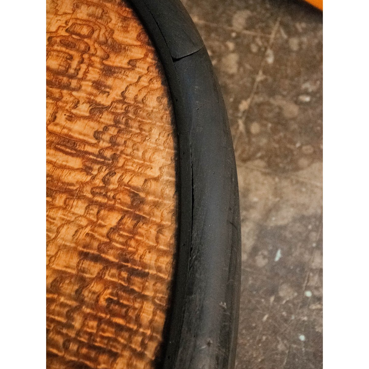 Table basse ovale en bois Léonie N°400 - Bon état noir, DEBONGOUT