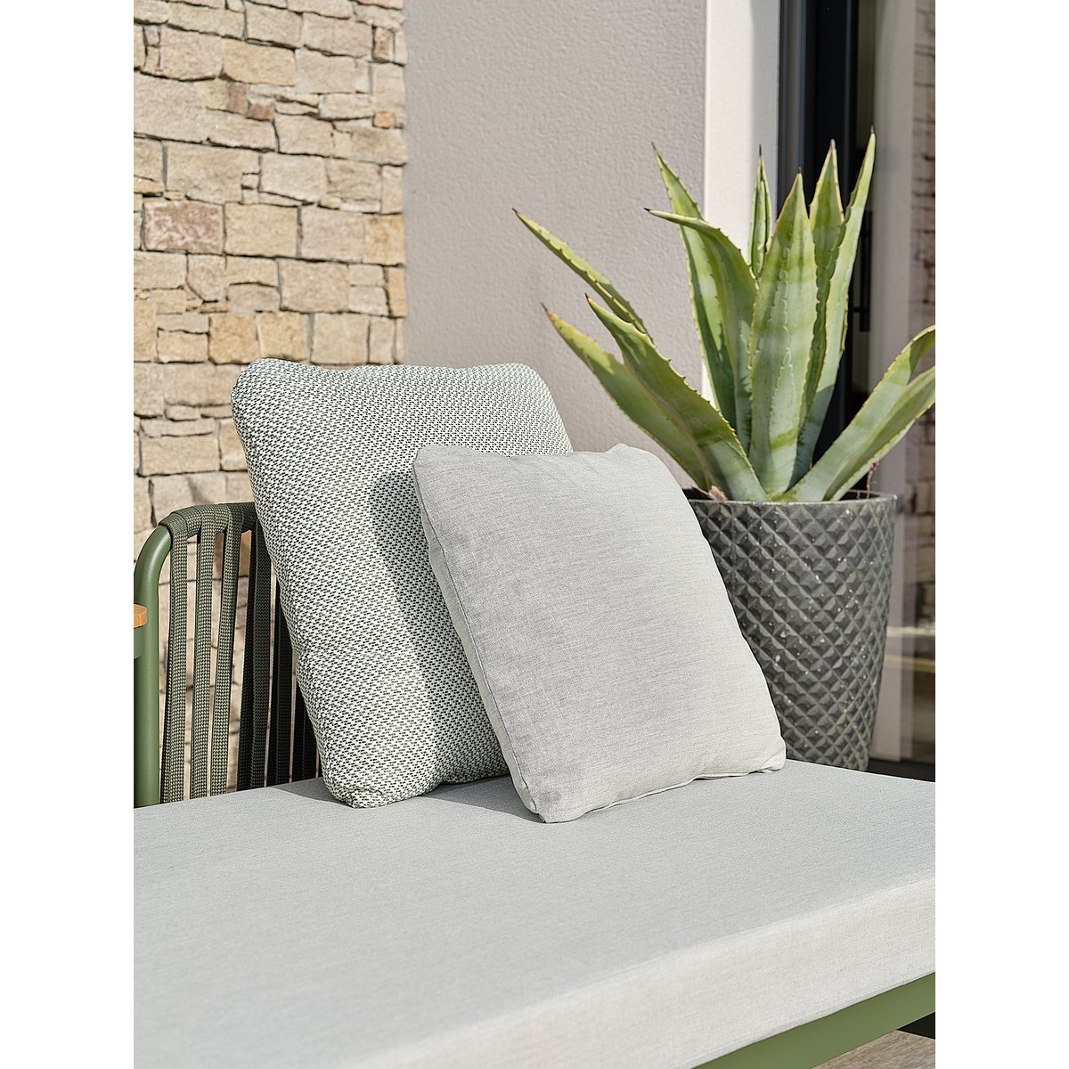Canapé de jardin 3 places en aluminium BARLIA vert olive, REMARQUABLE