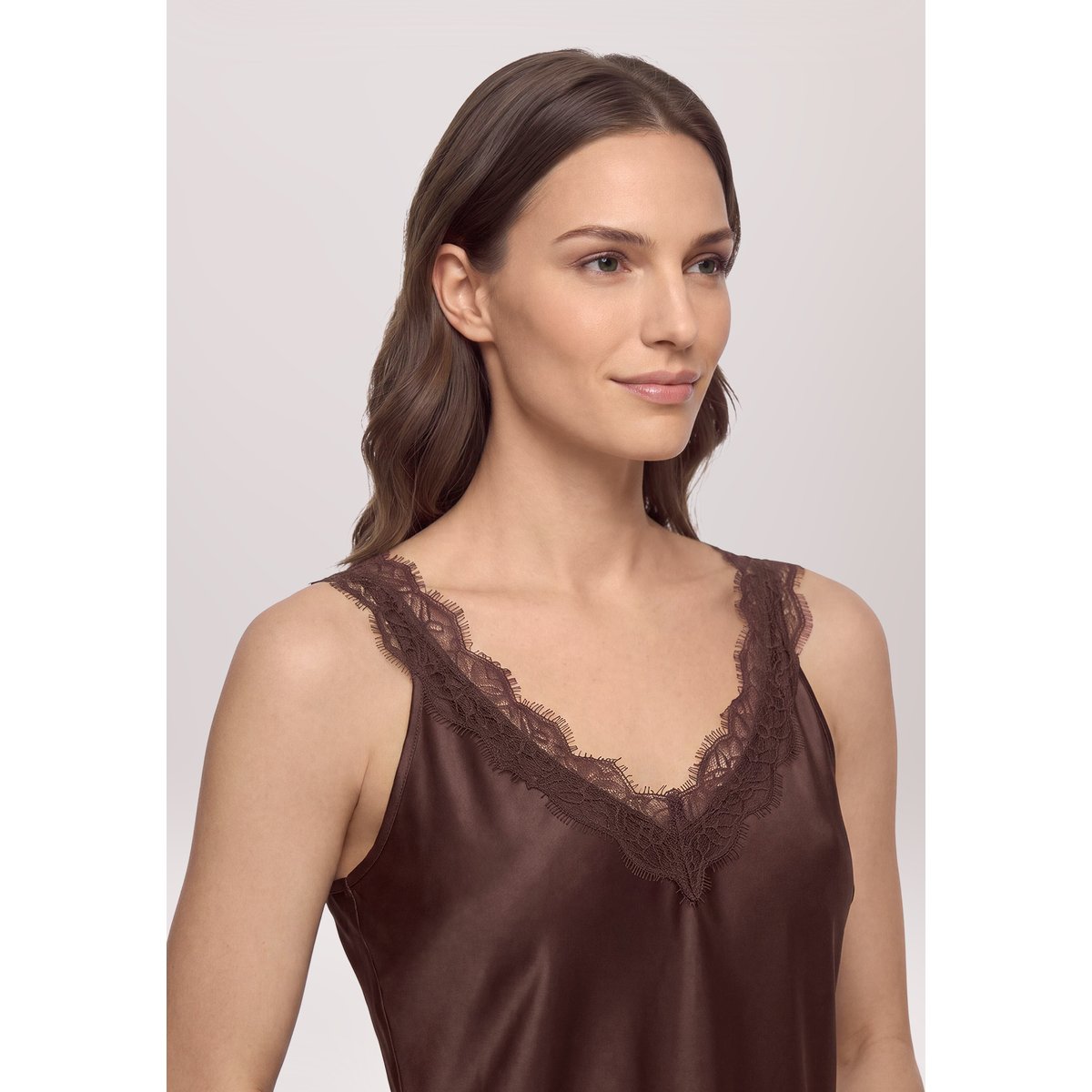 Robe de soirée en dentelle espresso brown, VERA MONT