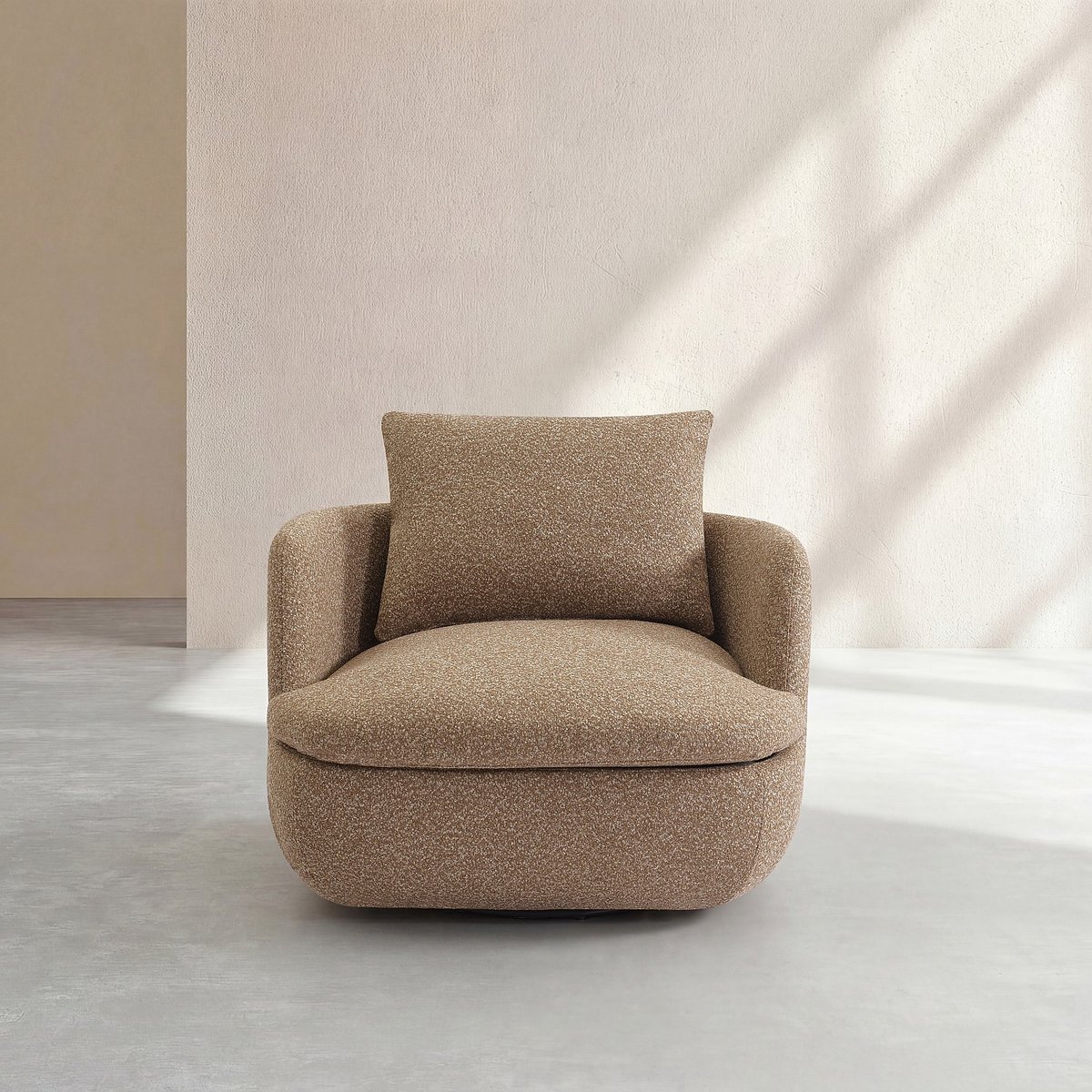 Fauteuil pivotant en tissu bouclette MONZA marron, HABITAT