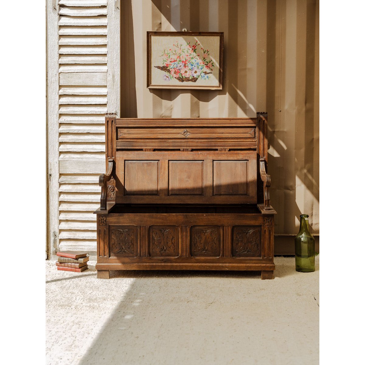 Banc coffre d'église en bois Antoine N°414 - Bon état bois foncé, DEBONGOUT