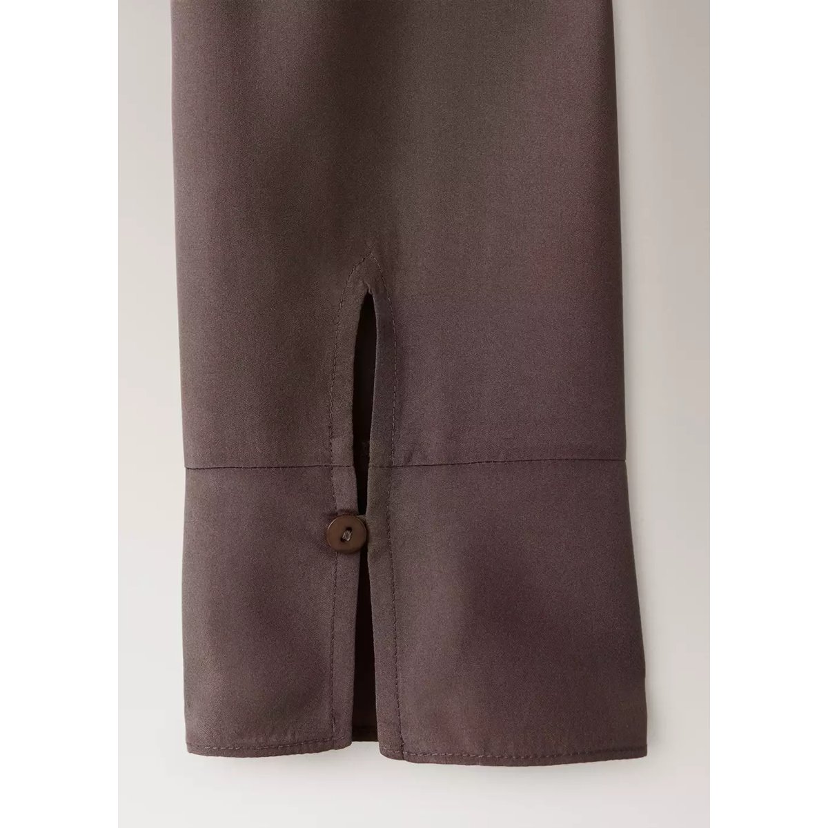 Chemise 100 % soie lavée marron, MANGO