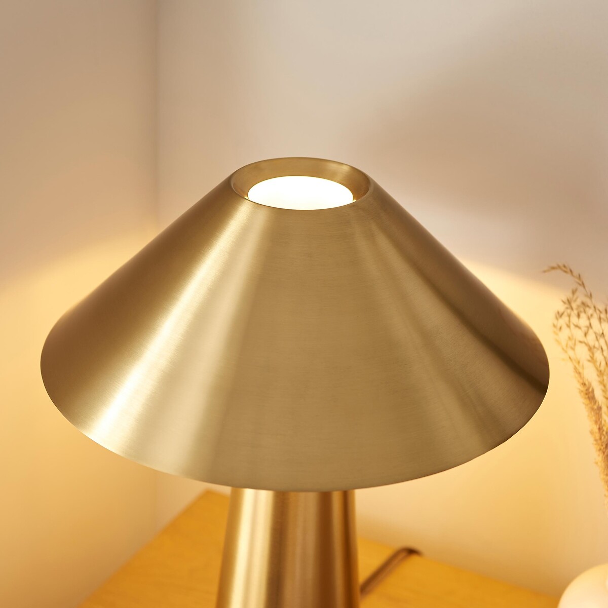 Issac Metal Table Lamp aged brass, ÉDITÉ