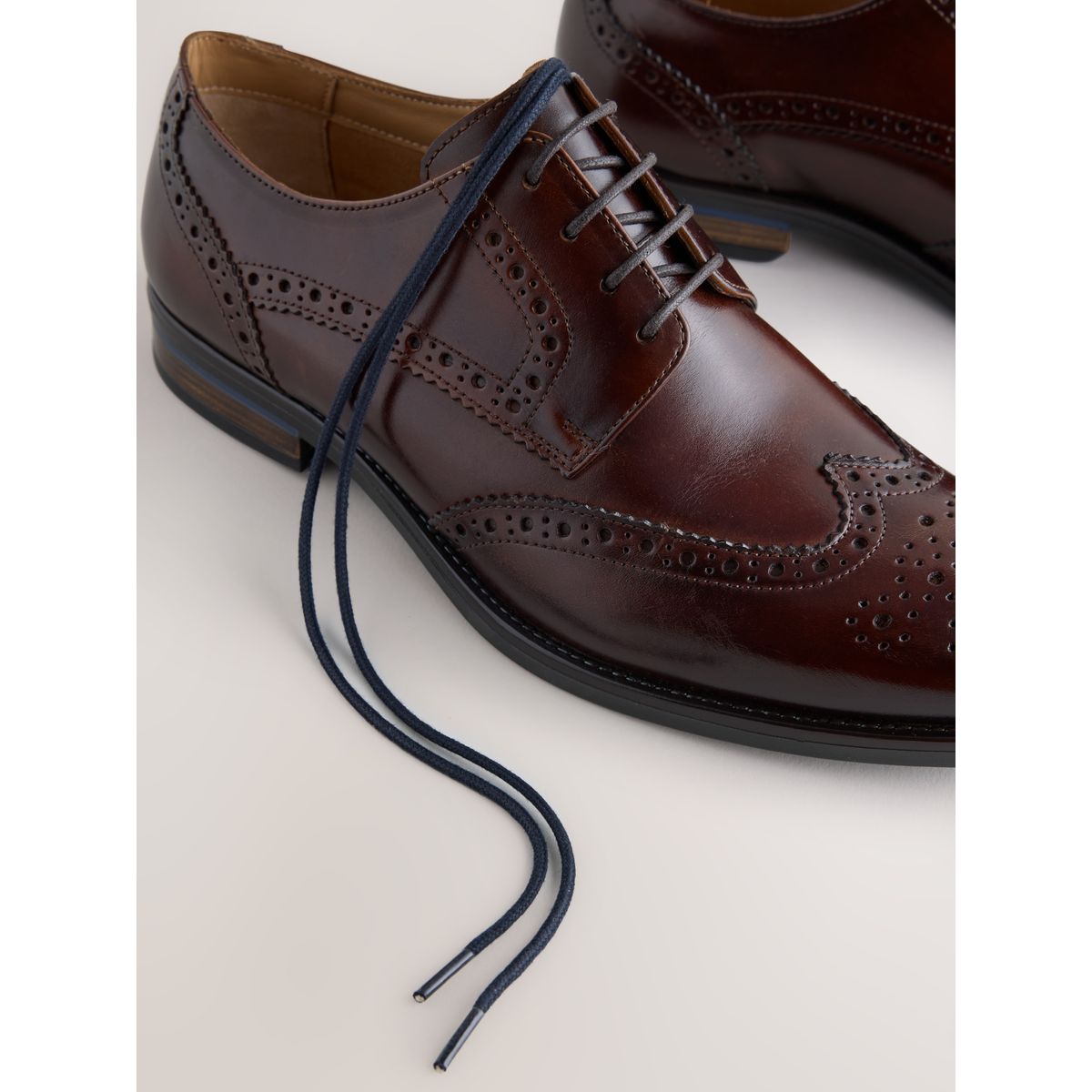 Chaussures richelieu à bout golf marron, NEXT