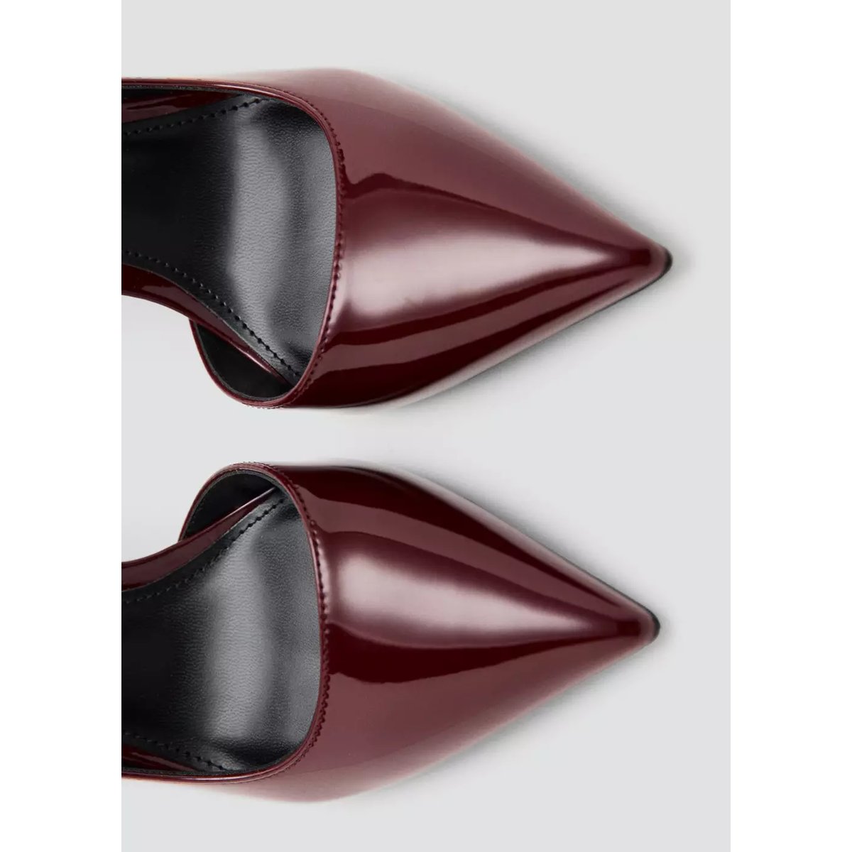 Chaussures vernies talon asymétrique bordeaux, MANGO