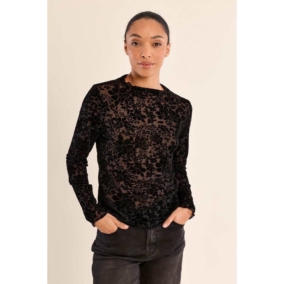 Top en semi-transparence col montant noir, MOLLY BRACKEN