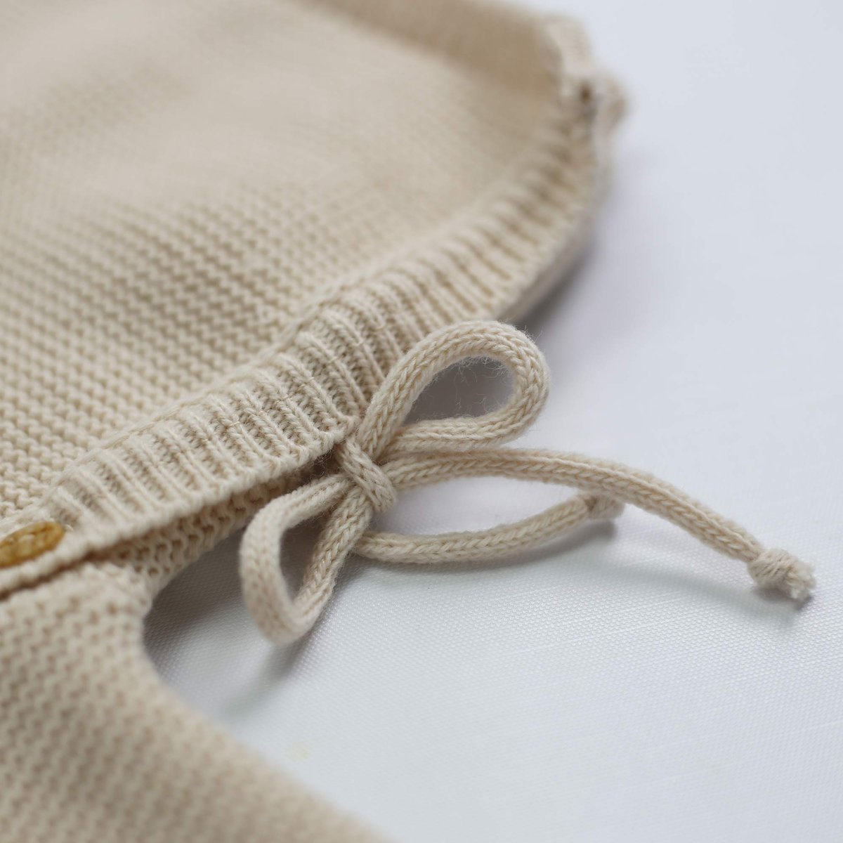 Brassière naissance en maille #e0cda9, TROIS KILOS SEPT
